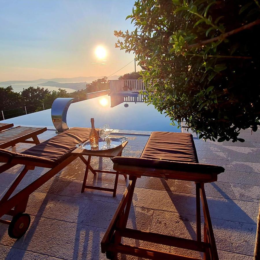 Sea View Luxury Apart Hotel Villa Conte With Swiming Pool And Romantic Spa 포드스트라나 외부 사진