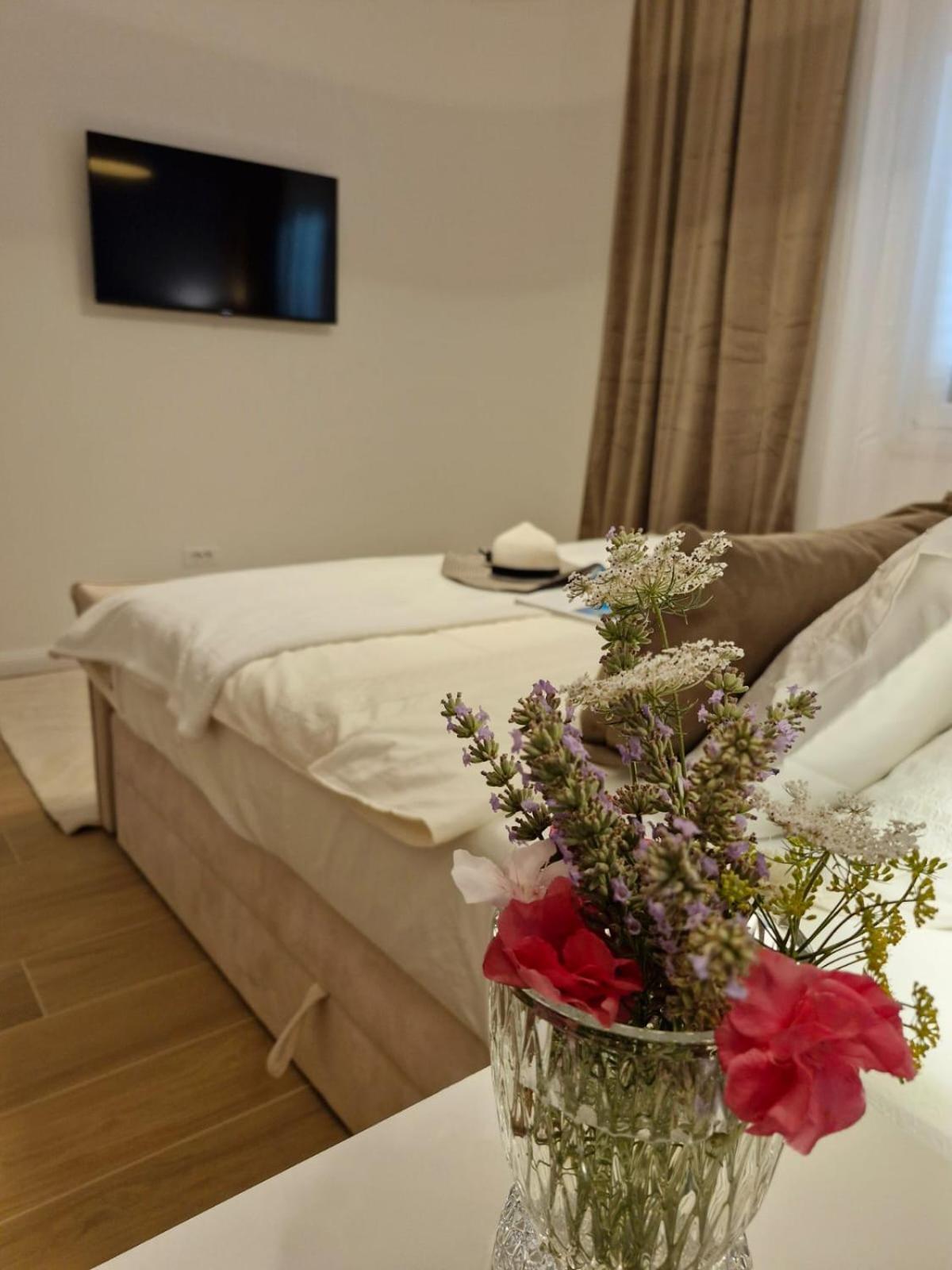 Sea View Luxury Apart Hotel Villa Conte With Swiming Pool And Romantic Spa 포드스트라나 외부 사진