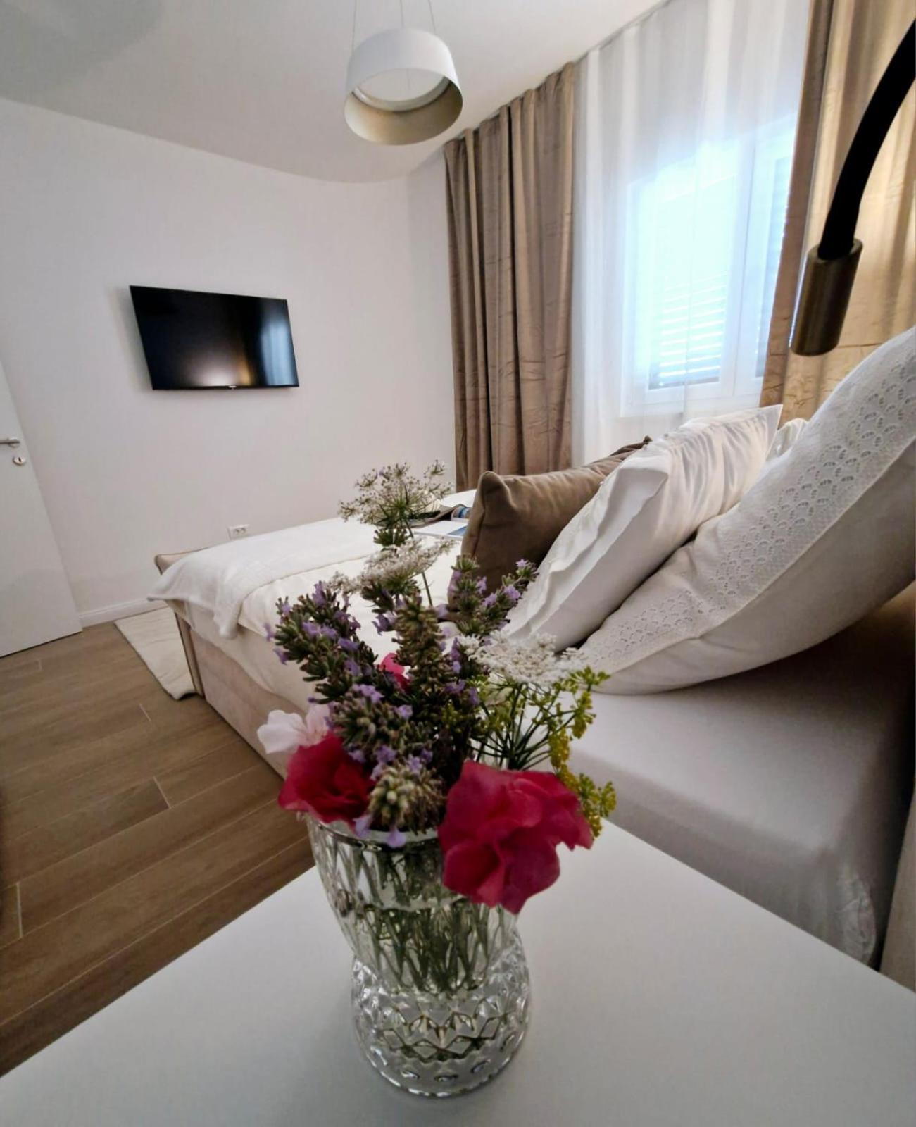 Sea View Luxury Apart Hotel Villa Conte With Swiming Pool And Romantic Spa 포드스트라나 외부 사진